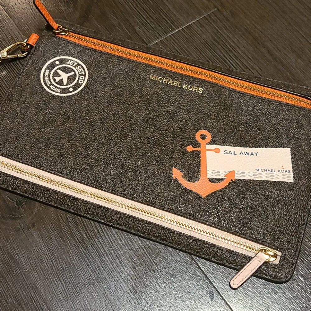 🚢 NWOT Michael Kors - Special Edition 🚢